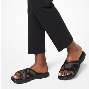 NWOB Michael Kors Daphne Calf Hair Camo Slides